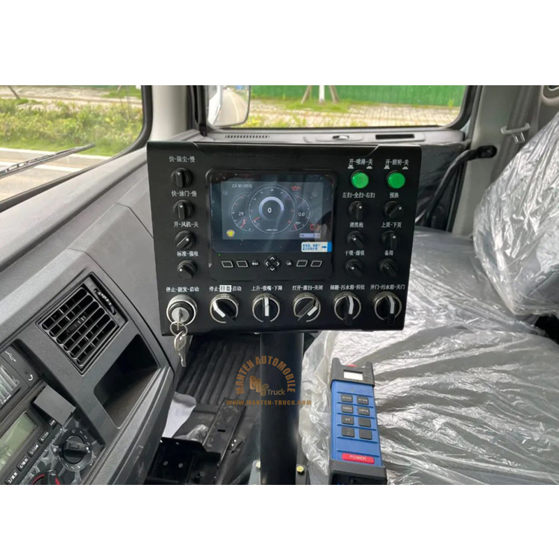 Panel de control en la cabina del camión barredora