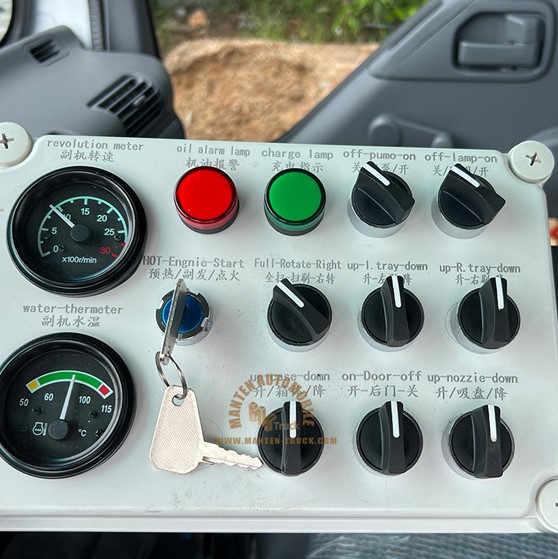 Panel de control de la cabina y sistema para el camión barredora