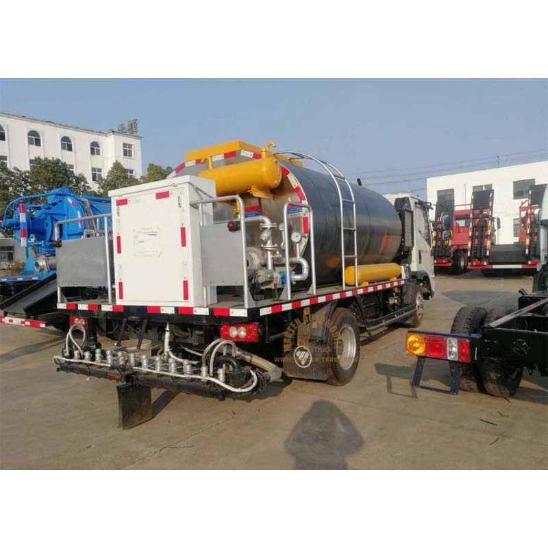 foton 4x2 6000l asphalt distribution truck
